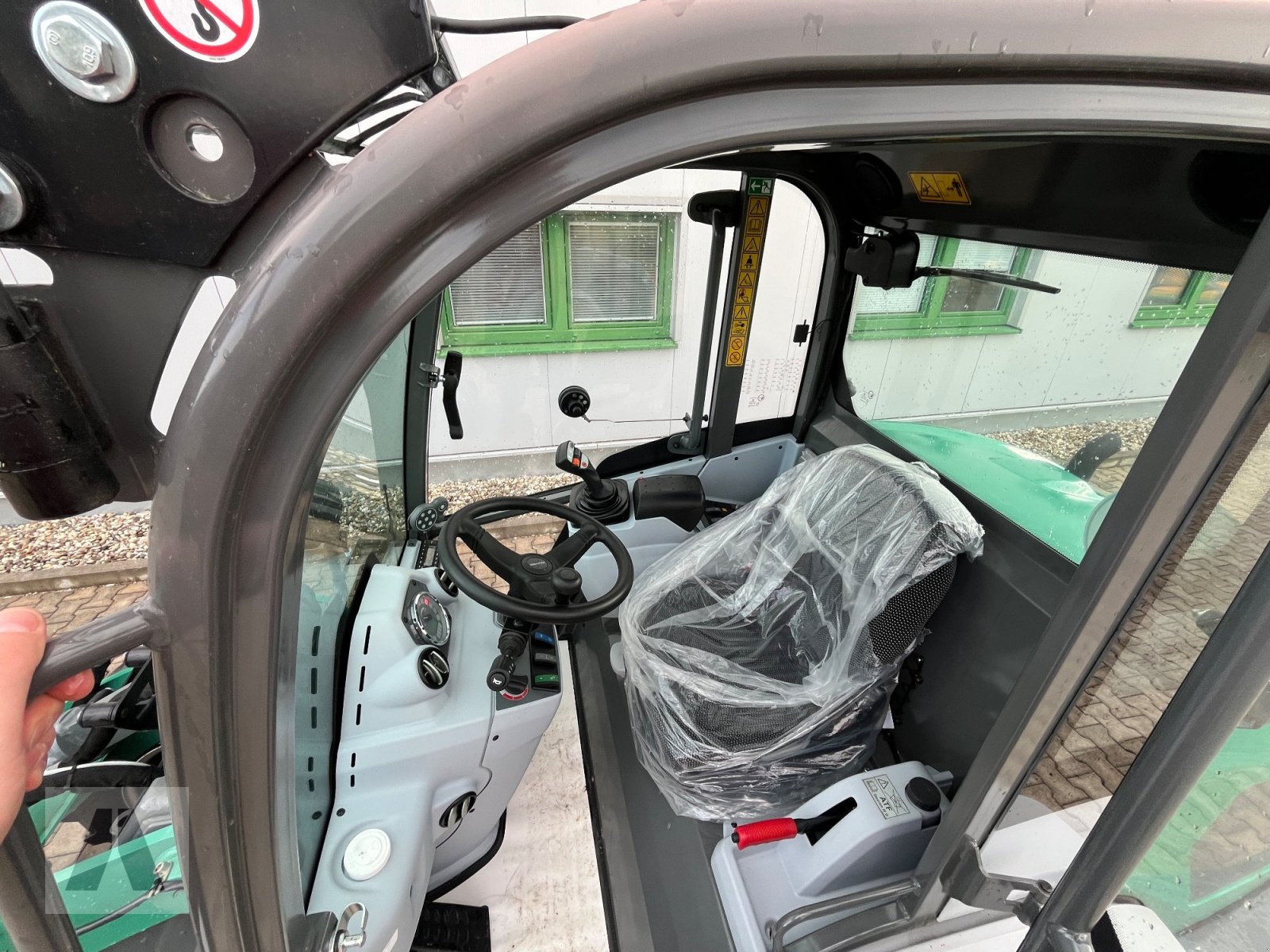 Radlader des Typs Kramer KL25.5, Neumaschine in Tettenweis I Karpfham (Bild 12)