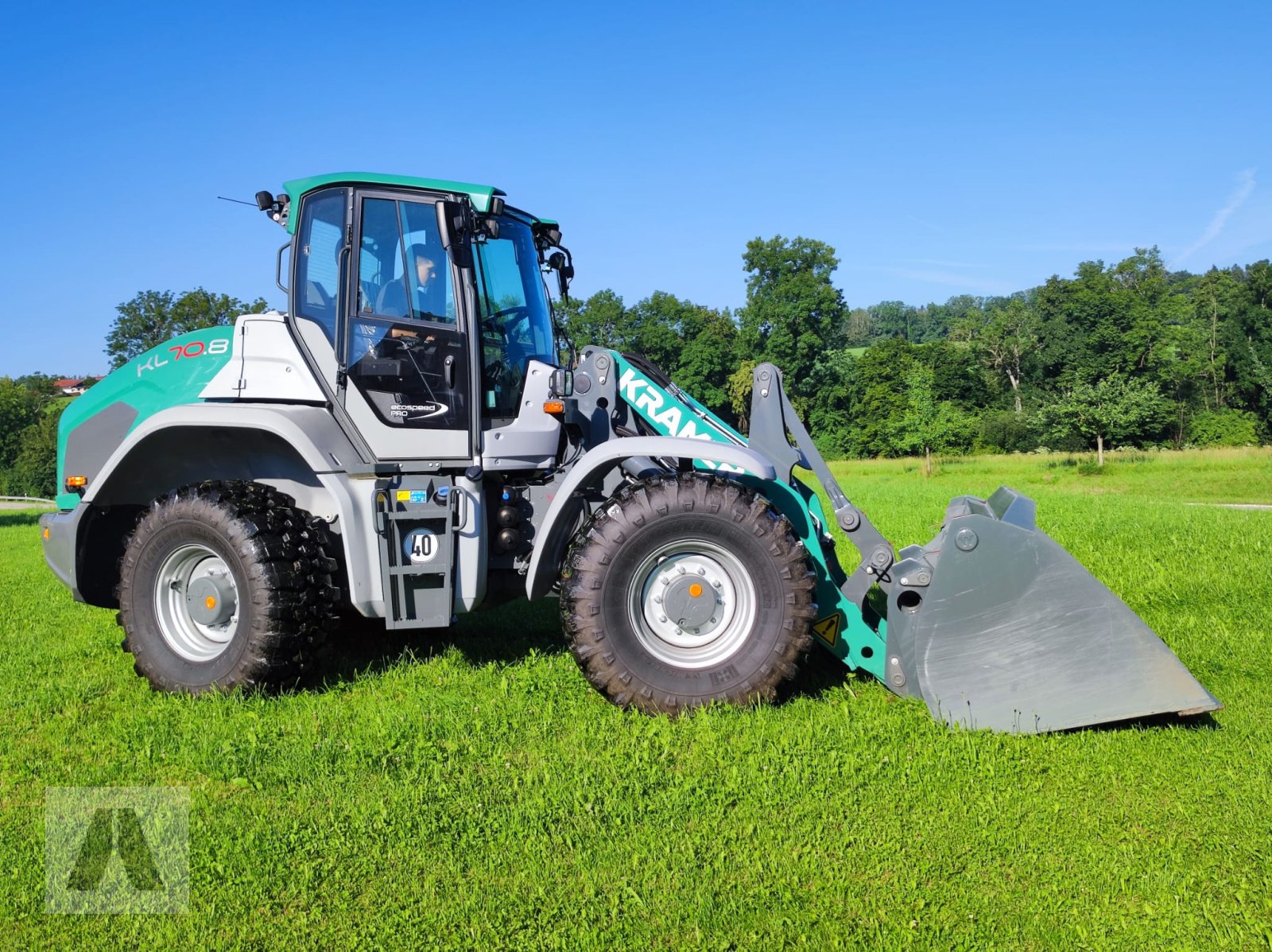 Radlader of the type Kramer KL70.8, Neumaschine in Soyen (Picture 1)