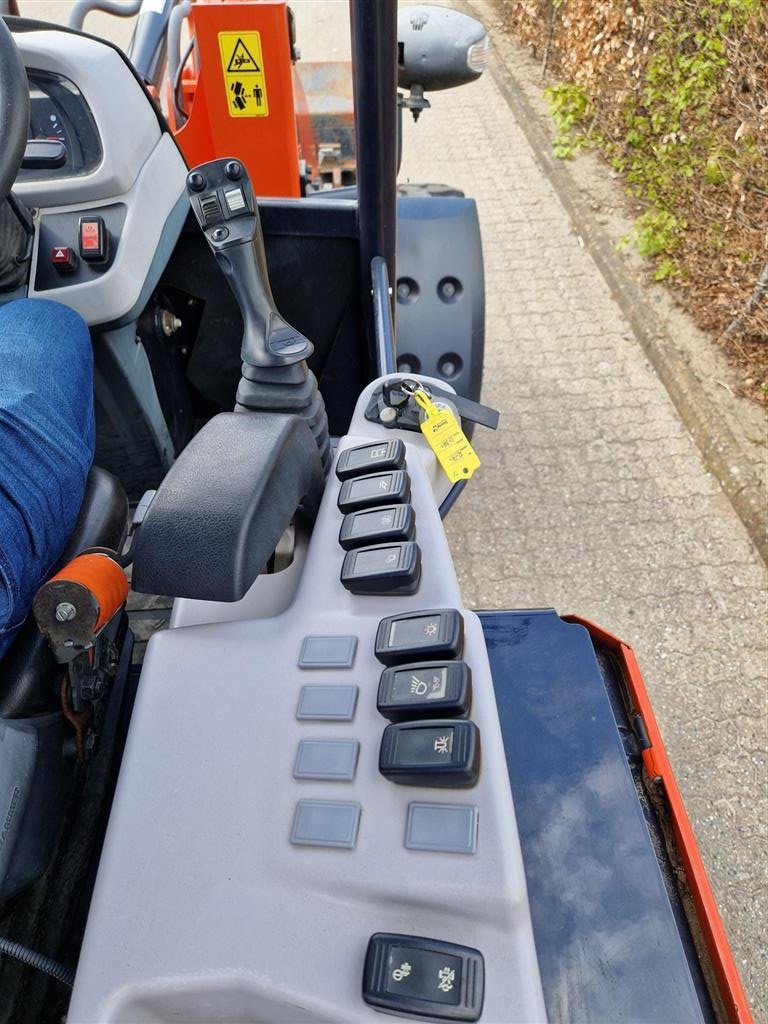 Radlader of the type Kubota R070 W H WT QC, Gebrauchtmaschine in Skanderborg (Picture 4)