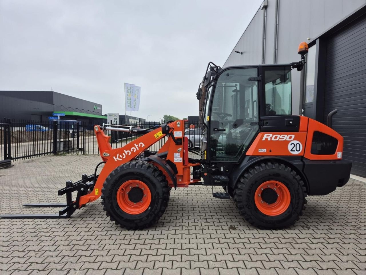 Radlader typu Kubota R090, Neumaschine v Beek en Donk (Obrázek 3)