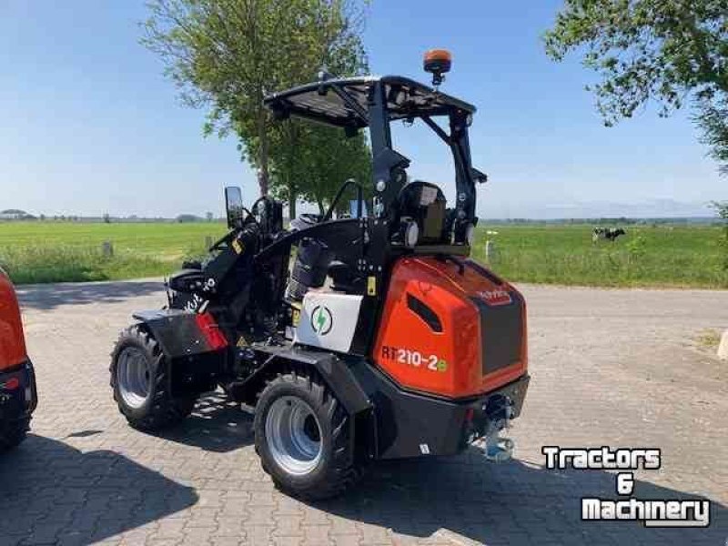 Radlader des Typs Kubota RT 210E minishovel, electro shovel, Gebrauchtmaschine in Zevenaar (Bild 5)