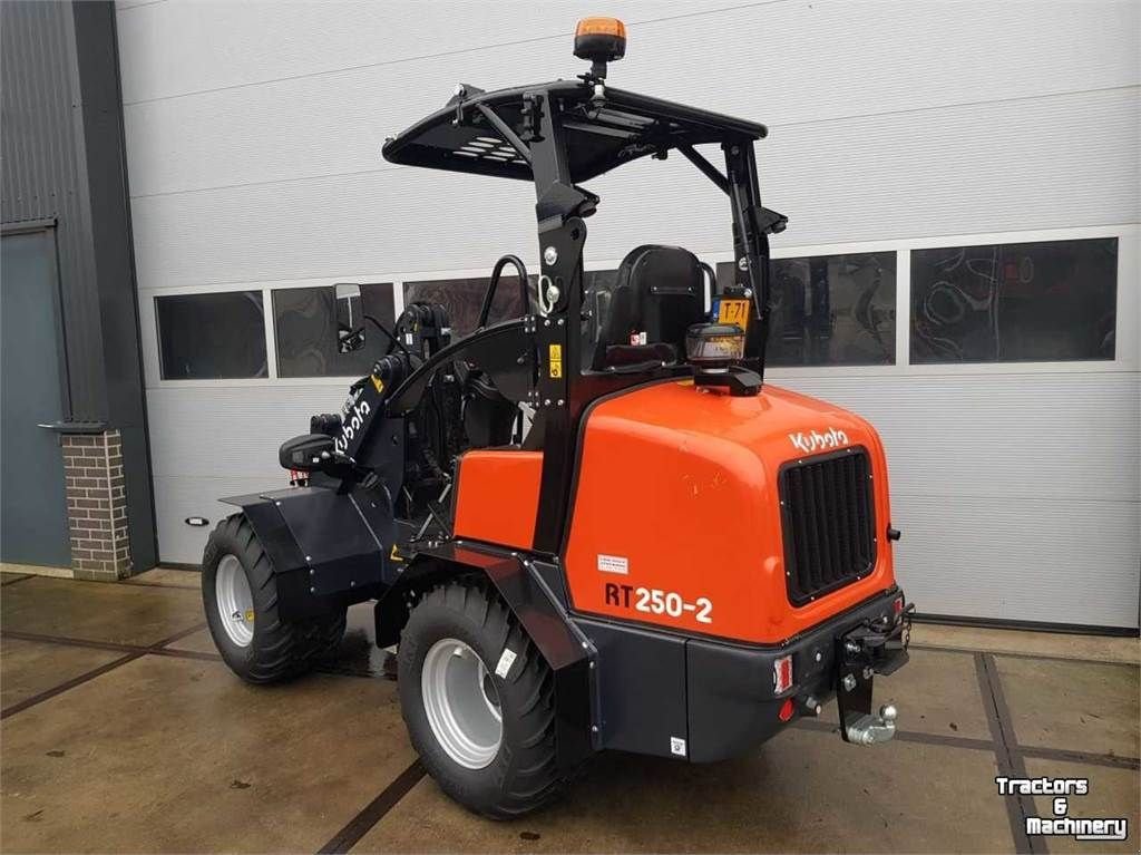 Radlader des Typs Kubota RT250-2 Shovel, Gebrauchtmaschine in Zevenaar (Bild 2)