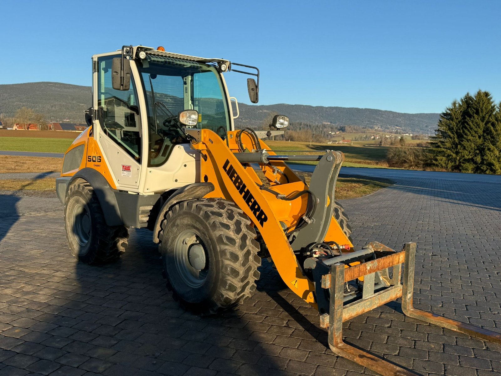 Radlader typu Liebherr L 506 Compact, Gebrauchtmaschine v Neureichenau (Obrázek 3)