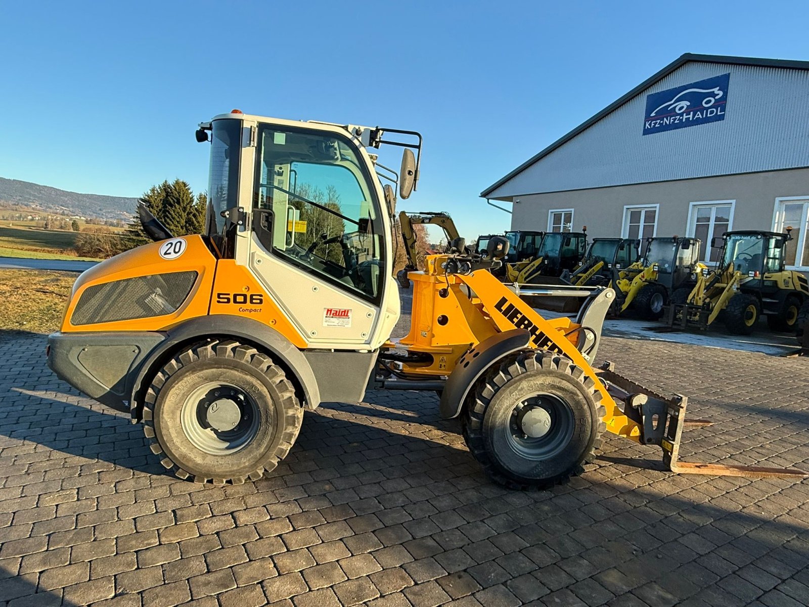 Radlader typu Liebherr L 506 Compact, Gebrauchtmaschine v Neureichenau (Obrázek 4)