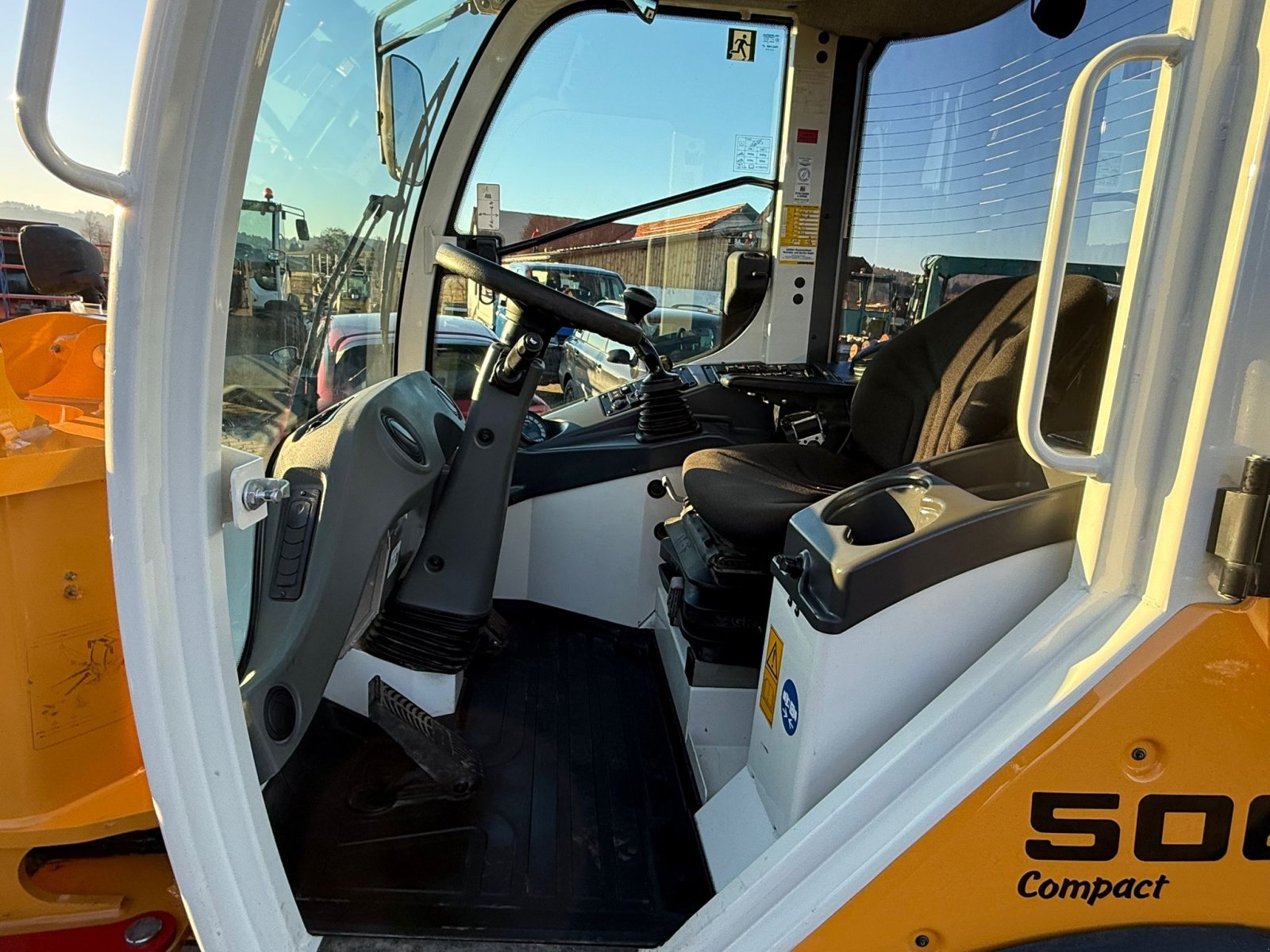 Radlader typu Liebherr L 506 Compact, Gebrauchtmaschine v Neureichenau (Obrázek 16)