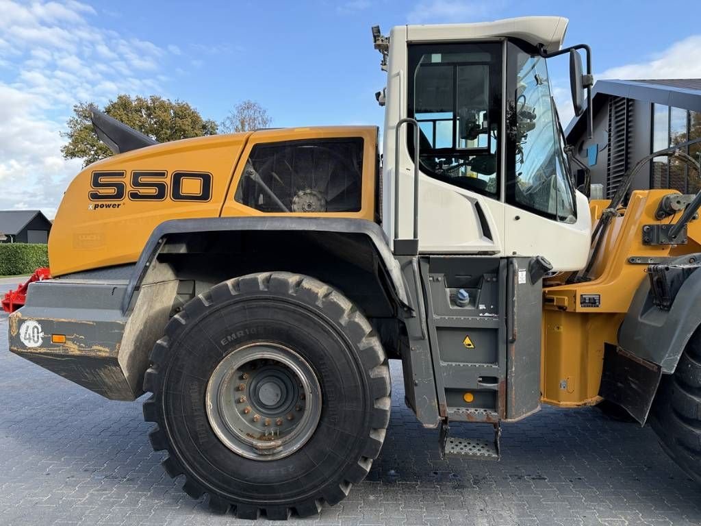 Radlader del tipo Liebherr L 550 XPower, Gebrauchtmaschine In Luttenberg (Immagine 2)