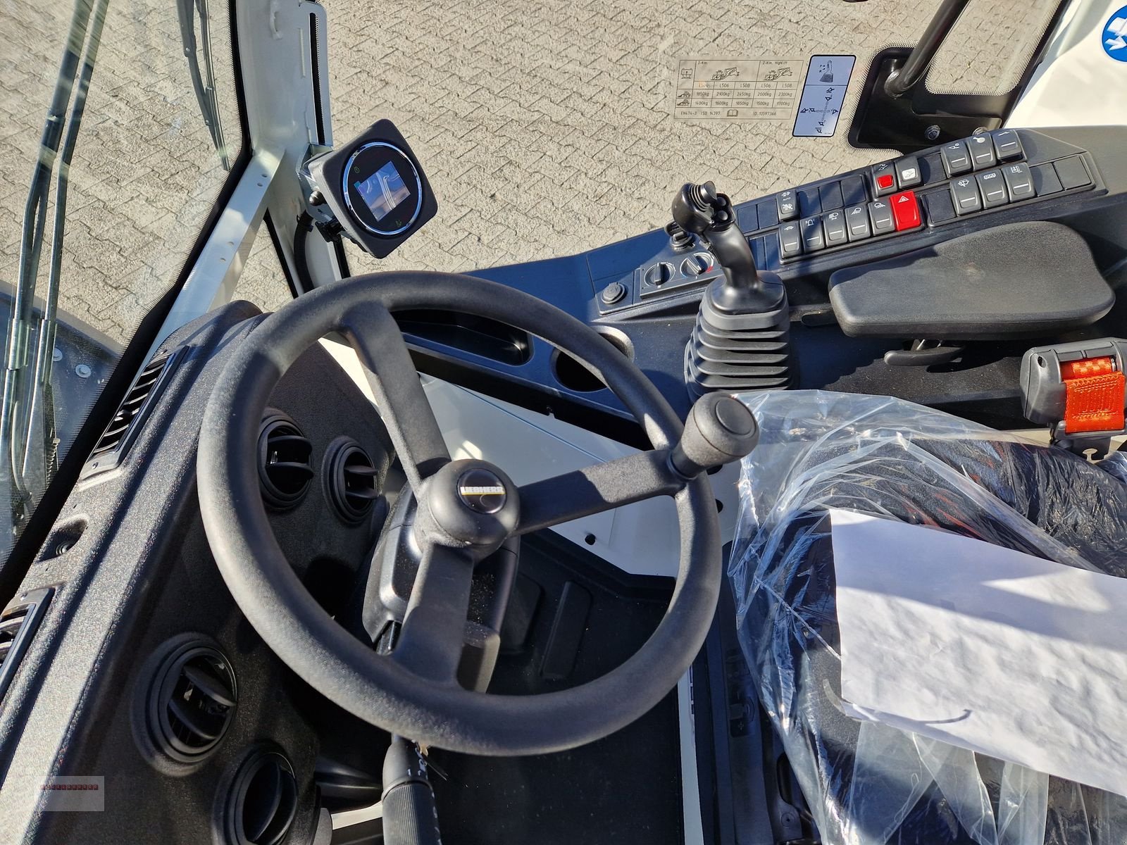 Radlader typu Liebherr L504 Compact mit Österreichpaket, Gebrauchtmaschine v Tarsdorf (Obrázek 9)