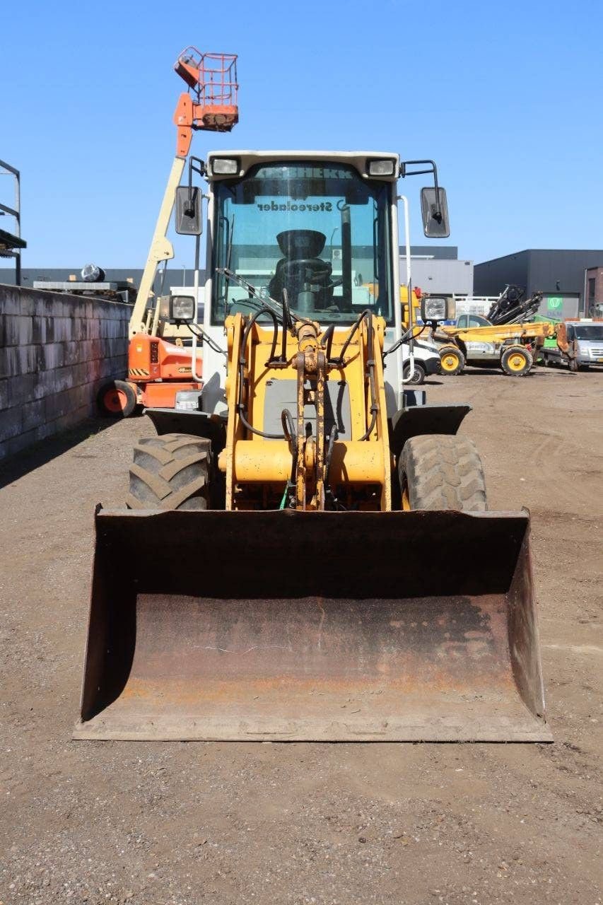 Radlader типа Liebherr L506, Gebrauchtmaschine в Antwerpen (Фотография 9)