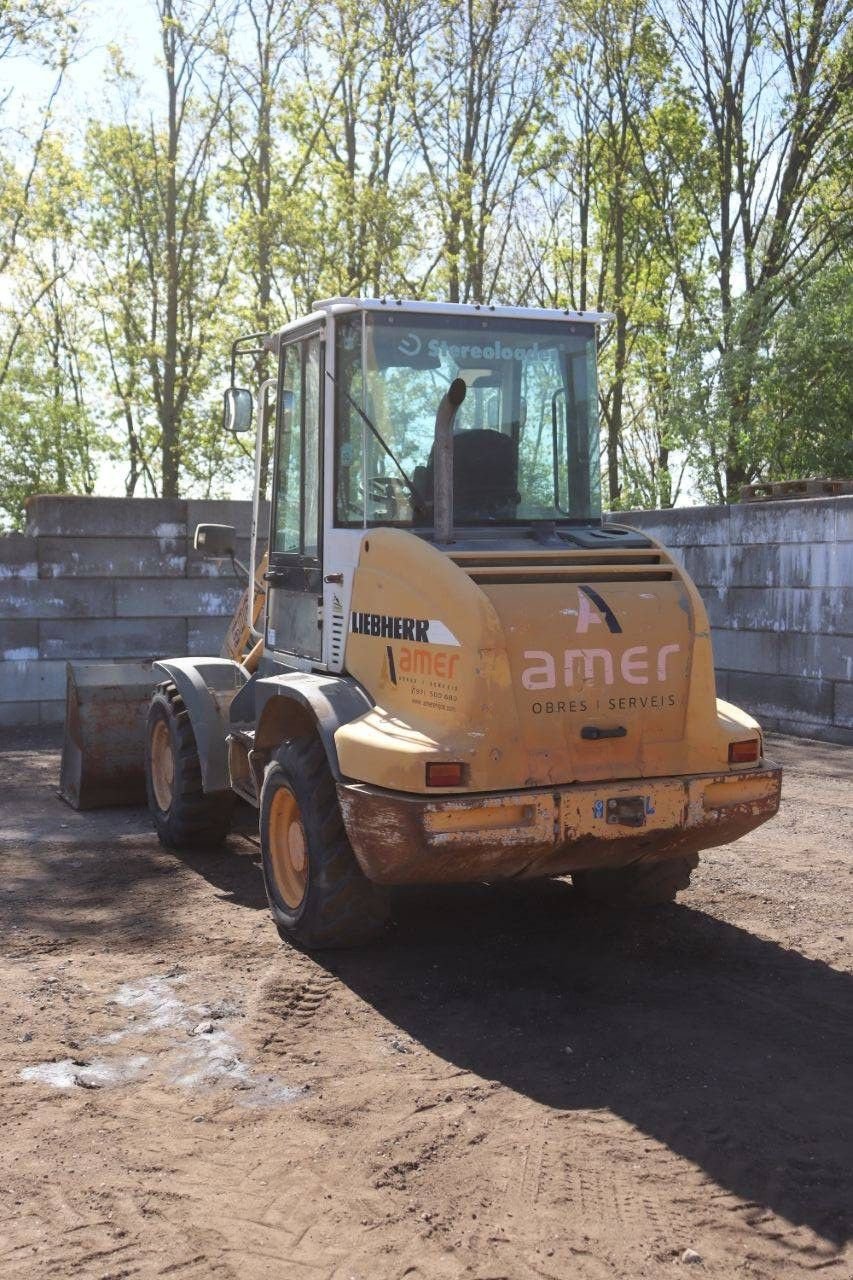 Radlader van het type Liebherr L506, Gebrauchtmaschine in Antwerpen (Foto 4)