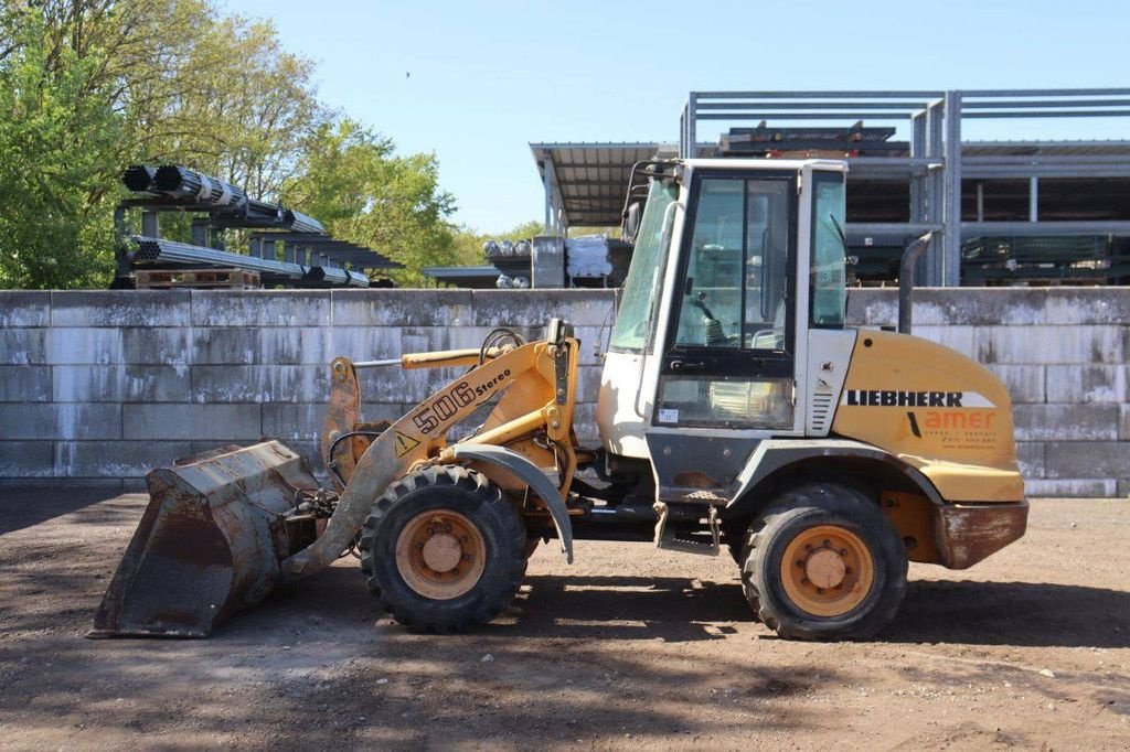 Radlader van het type Liebherr L506, Gebrauchtmaschine in Antwerpen (Foto 2)