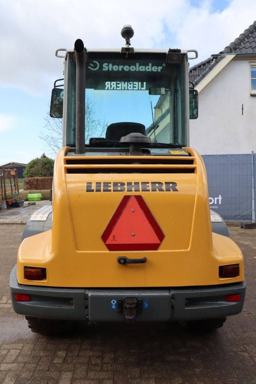Radlader van het type Liebherr L507, Gebrauchtmaschine in Antwerpen (Foto 5)