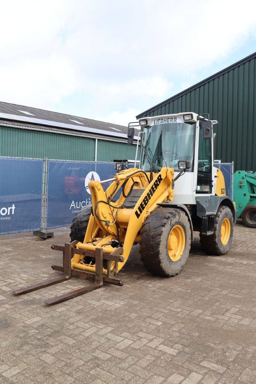 Radlader van het type Liebherr L507, Gebrauchtmaschine in Antwerpen (Foto 10)