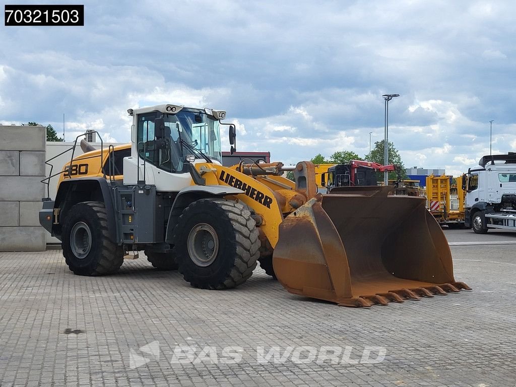 Radlader des Typs Liebherr L580, Gebrauchtmaschine in Veghel (Bild 8)