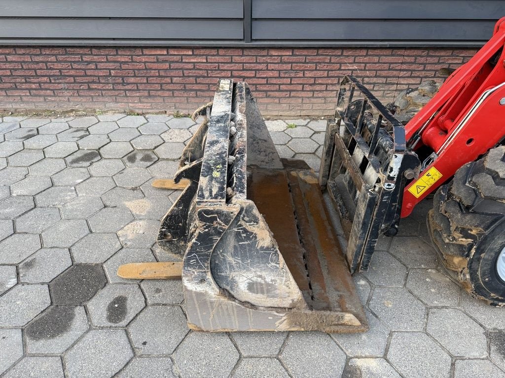 Radlader van het type Manitou MLA3-35H minishovel / kniklader, Gebrauchtmaschine in Neer (Foto 4)