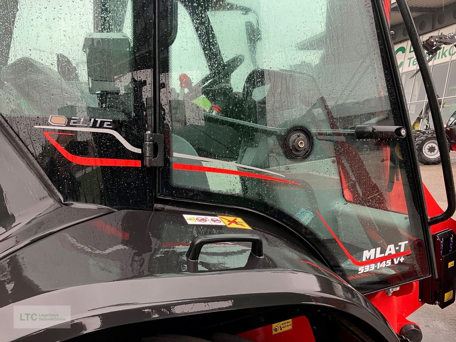 Radlader of the type Manitou MLA533 Teleradlader, Vorführmaschine in Korneuburg (Picture 10)