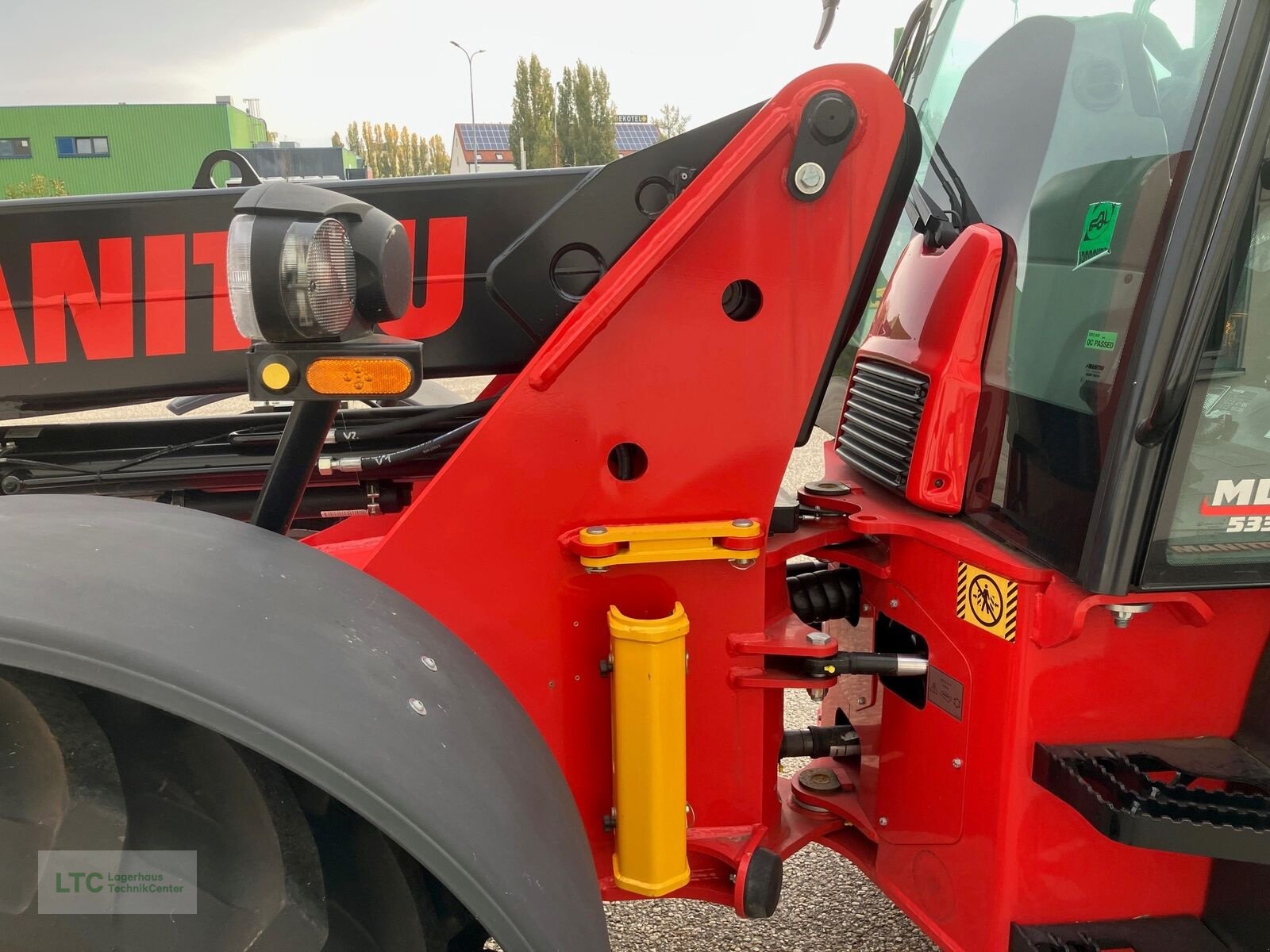 Radlader of the type Manitou MLA533 Teleradlader, Vorführmaschine in Korneuburg (Picture 22)