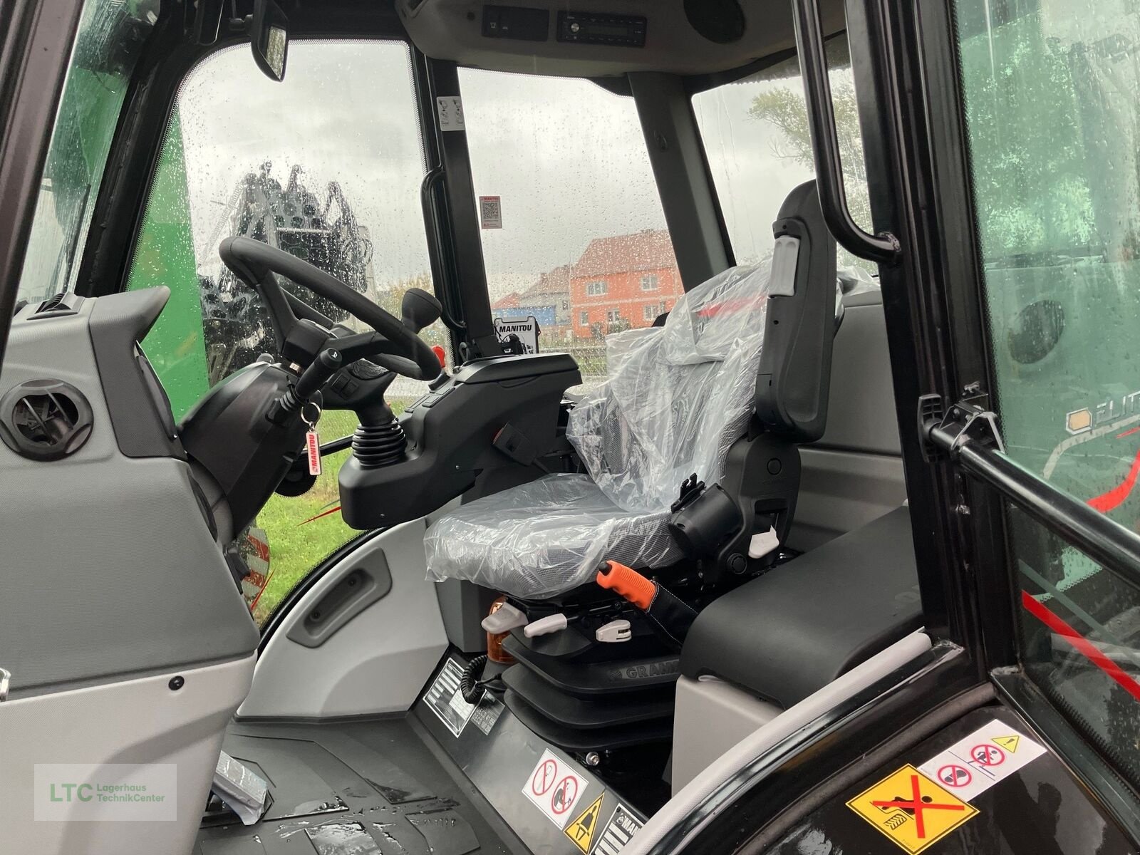 Radlader of the type Manitou MLA533 Teleradlader, Vorführmaschine in Korneuburg (Picture 16)