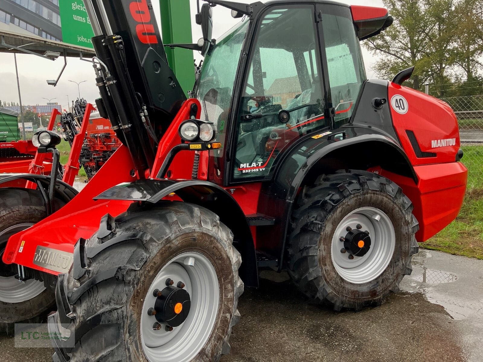 Radlader of the type Manitou MLA533 Teleradlader, Vorführmaschine in Korneuburg (Picture 1)