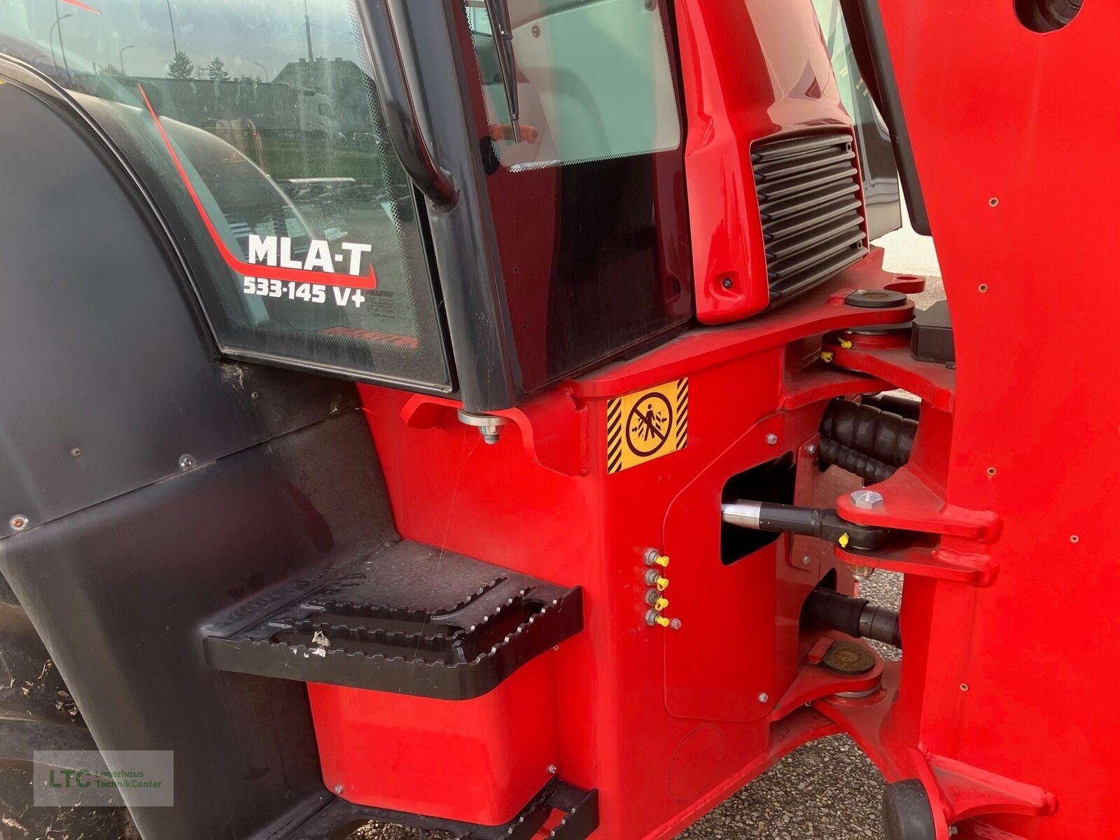Radlader of the type Manitou MLA533 Teleradlader, Vorführmaschine in Korneuburg (Picture 21)