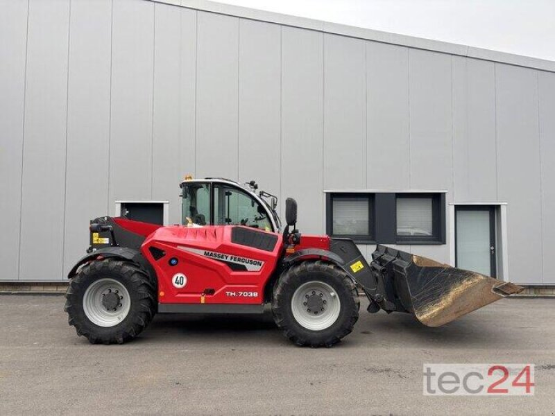 Radlader des Typs Massey Ferguson TH.7038, Vorführmaschine in Wipperfürth (Bild 1)