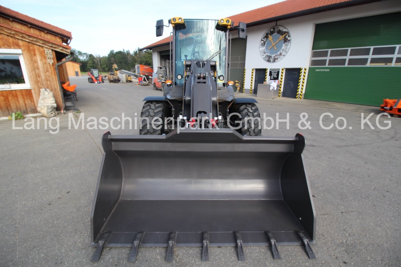 Radlader des Typs Mecalac AF 1200 inkl. Schaufel & Gabel Radlader, Neumaschine in Petting (Bild 11)