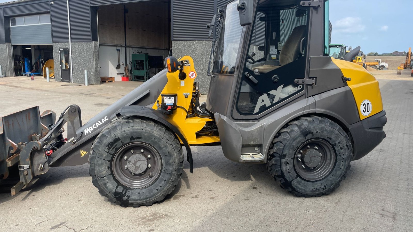 Radlader of the type Mecalac AX 850, Gebrauchtmaschine in Roslev (Picture 2)