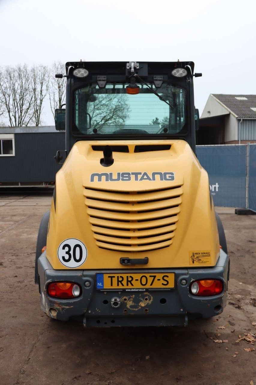 Radlader от тип Mustang AL 708, Gebrauchtmaschine в Antwerpen (Снимка 5)