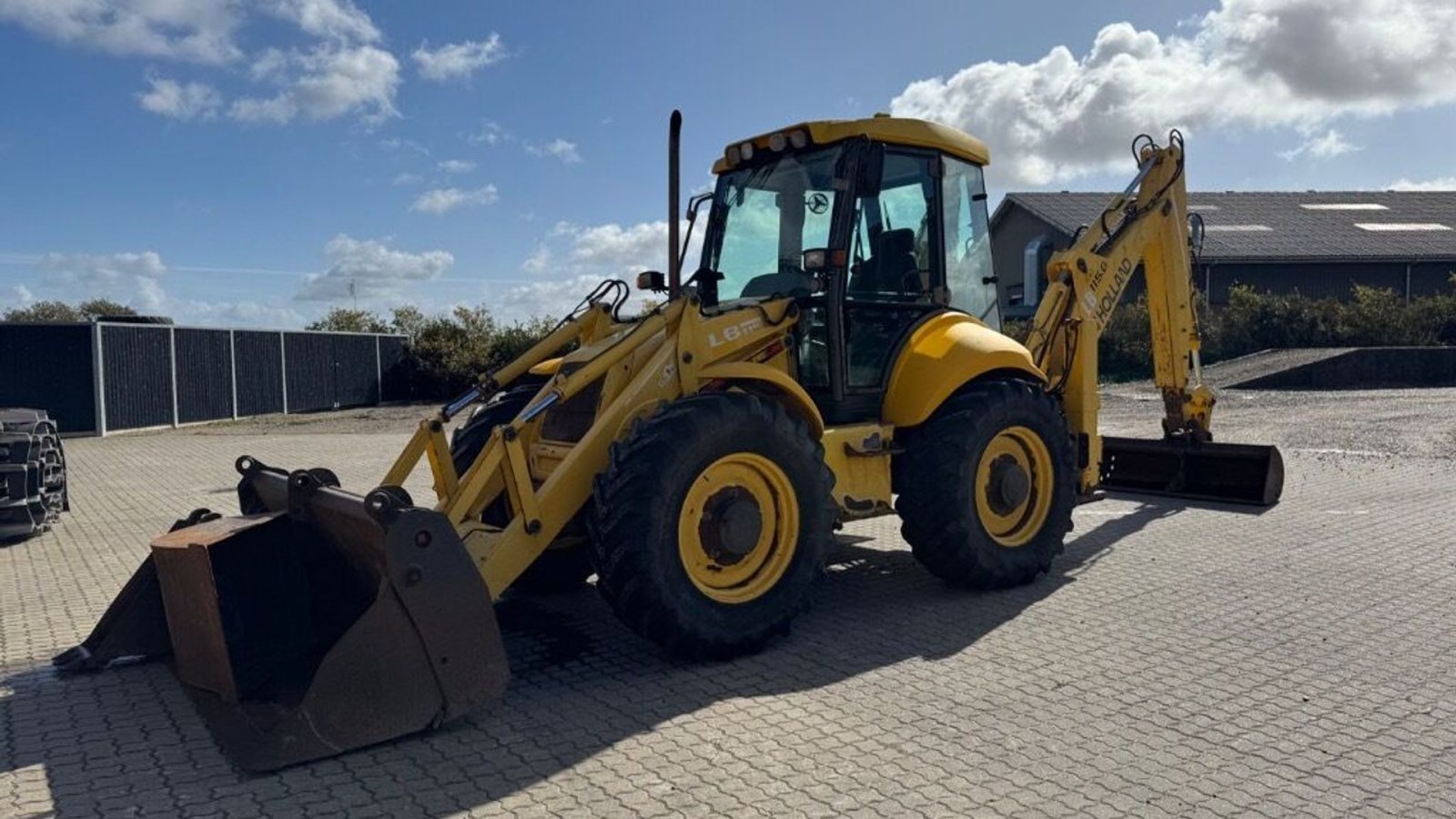 Radlader of the type New Holland LB 115 B 4PS, Gebrauchtmaschine in Rødovre (Picture 1)