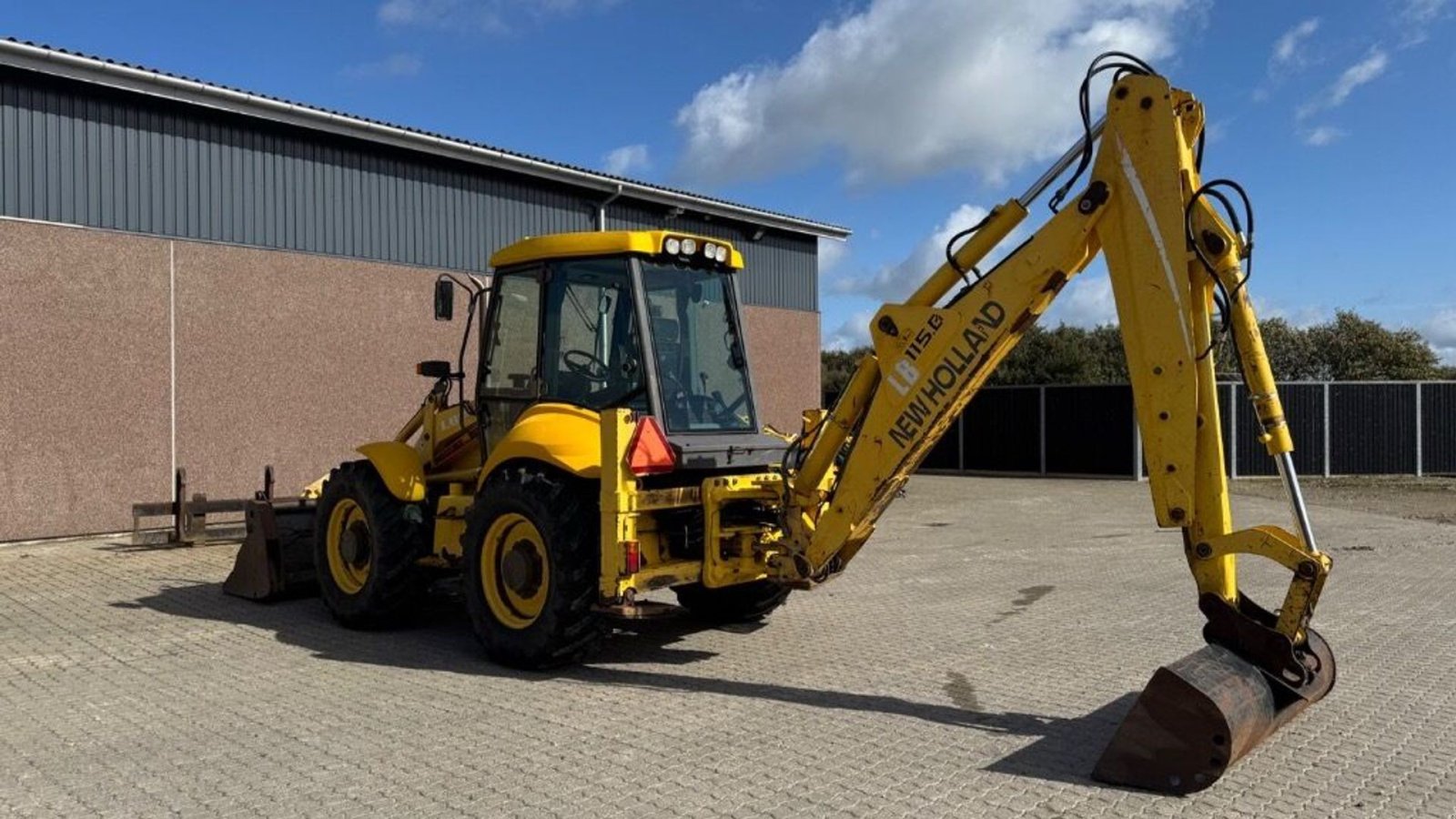 Radlader of the type New Holland LB 115 B 4PS, Gebrauchtmaschine in Rødovre (Picture 4)
