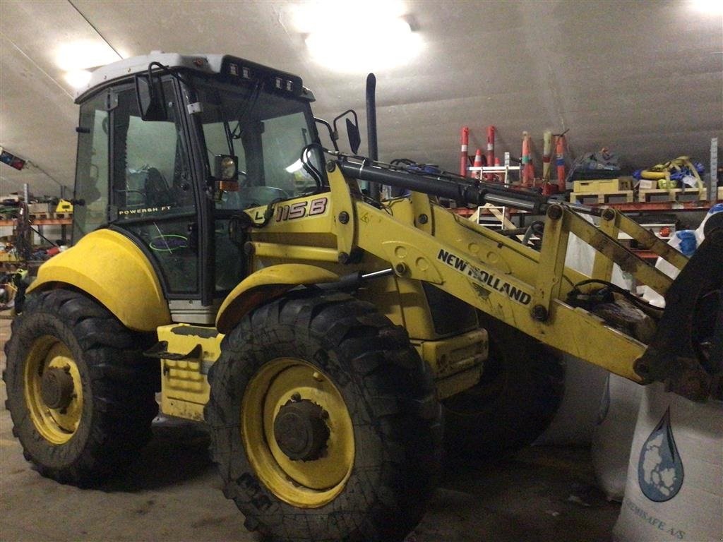 Radlader des Typs New Holland LB 115 B Hurtigskift, Gebrauchtmaschine in Bredsten (Bild 4)