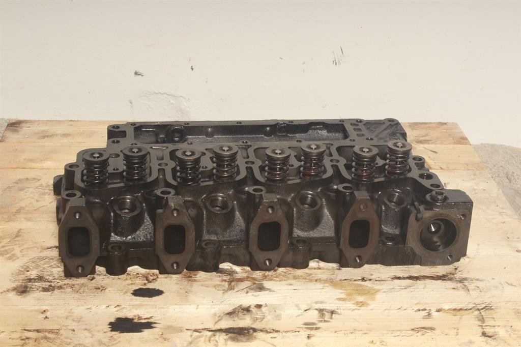 Radlader des Typs New Holland LM445A Topstykke / Cylinder Head, Gebrauchtmaschine in Viborg (Bild 4)