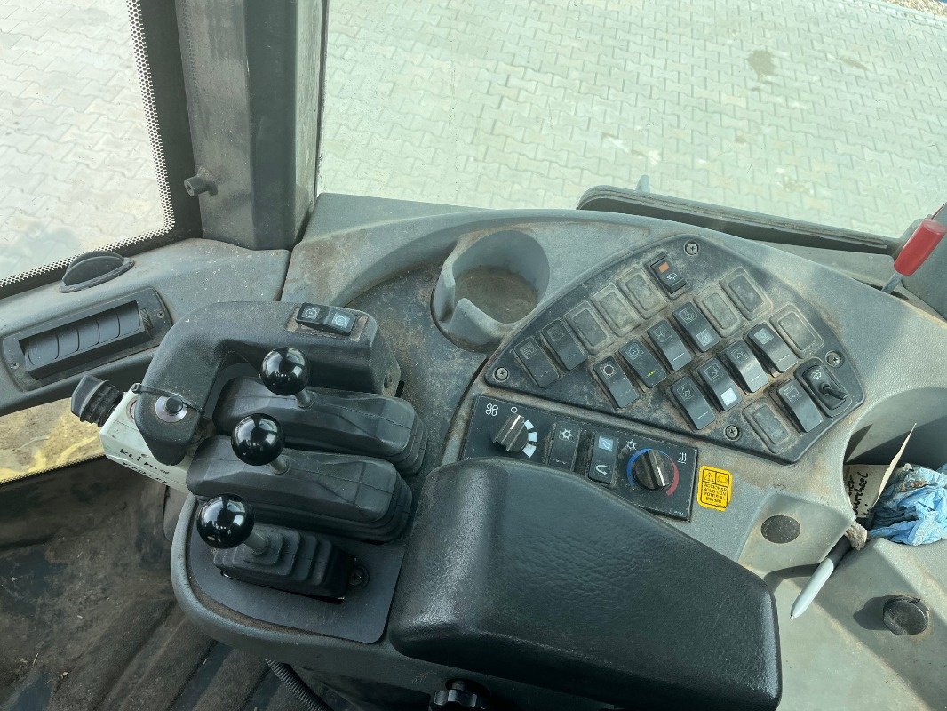 Radlader of the type New Holland W 130 B, Gebrauchtmaschine in Ebersbach (Picture 14)