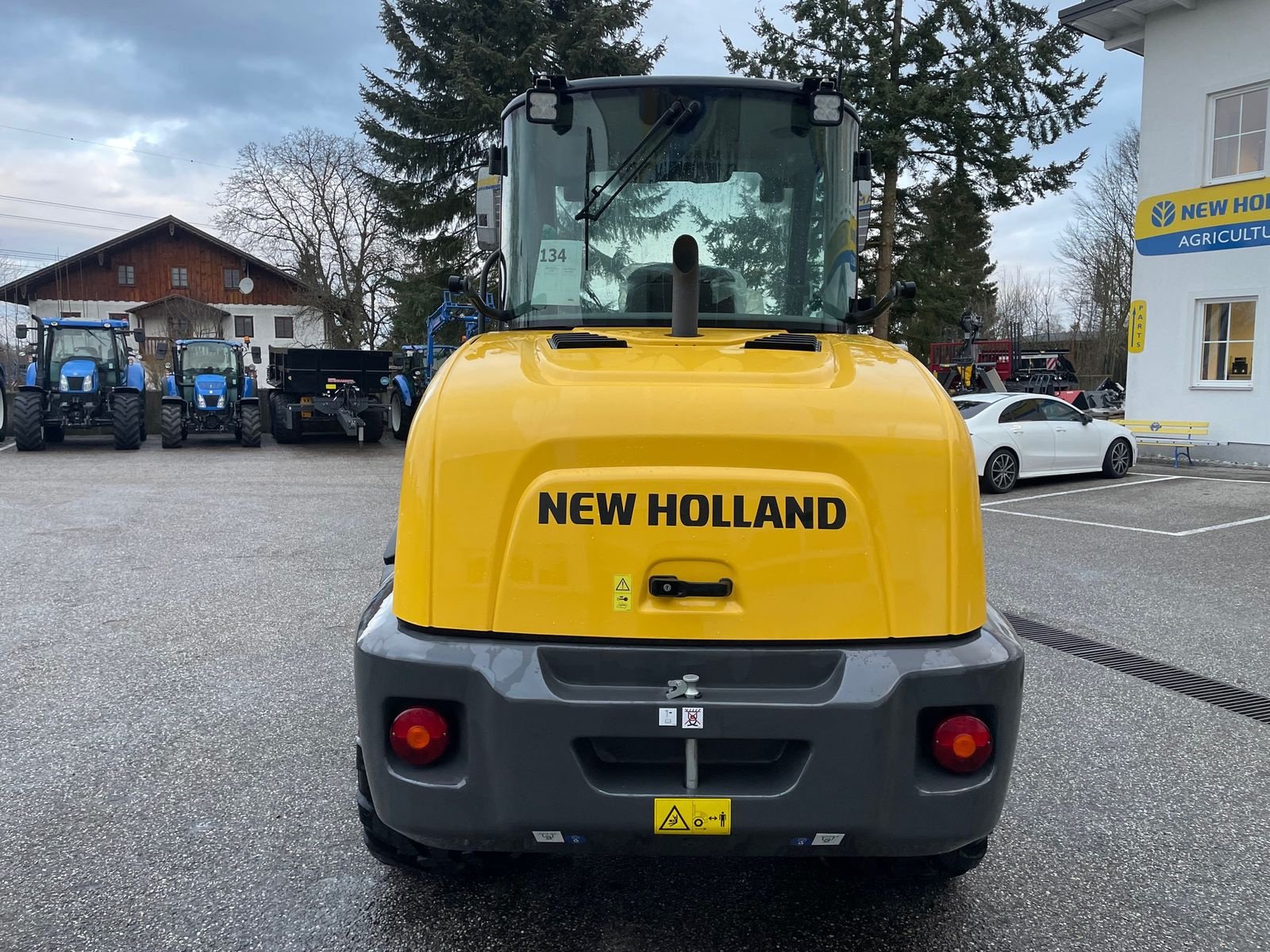 Radlader of the type New Holland W 80 C, Neumaschine in Burgkirchen (Picture 8)