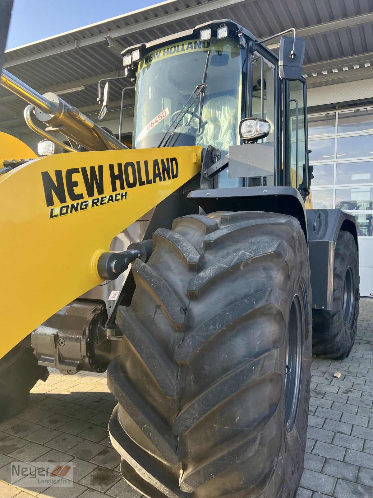 Radlader des Typs New Holland W170D, Neumaschine in Bad Waldsee Mennisweiler (Bild 4)