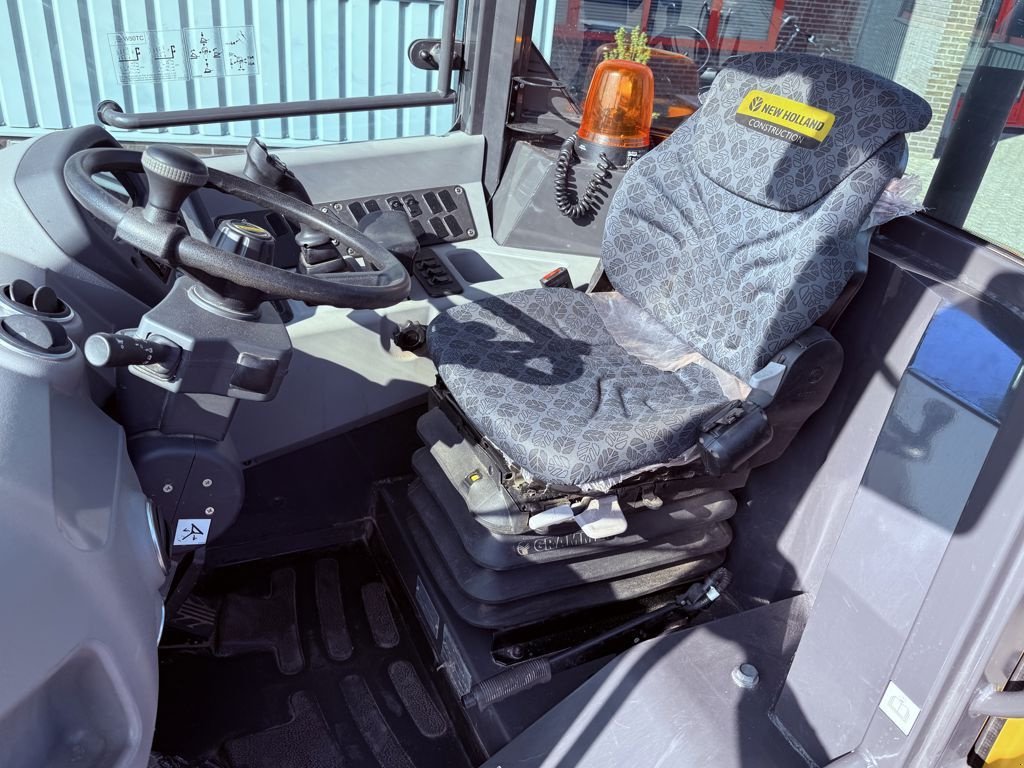 Radlader του τύπου New Holland W50C Tool Carrier, Gebrauchtmaschine σε BOEKEL (Φωτογραφία 4)