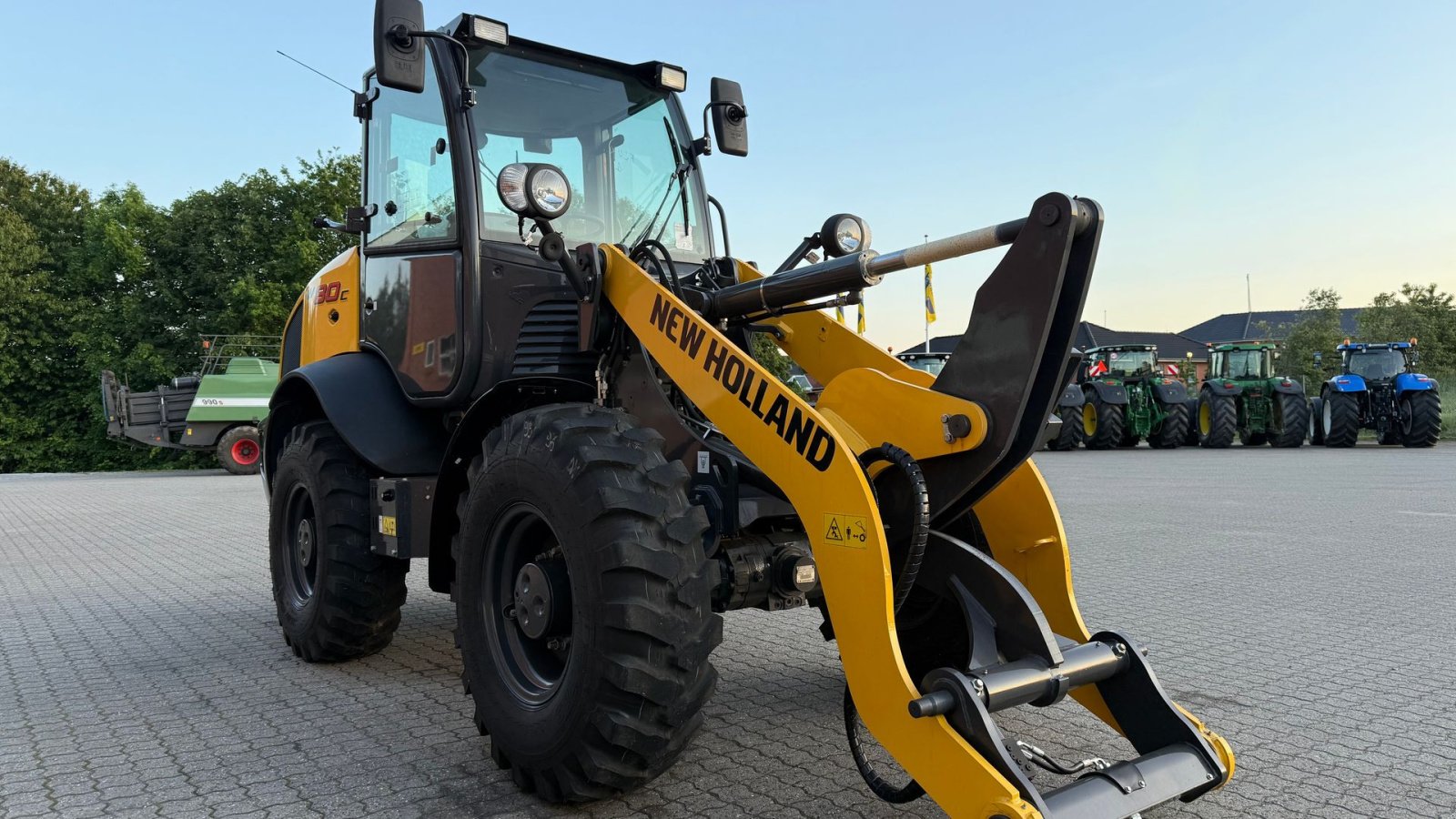Radlader of the type New Holland W80C ZR-HS, Gebrauchtmaschine in Gjerlev J. (Picture 4)