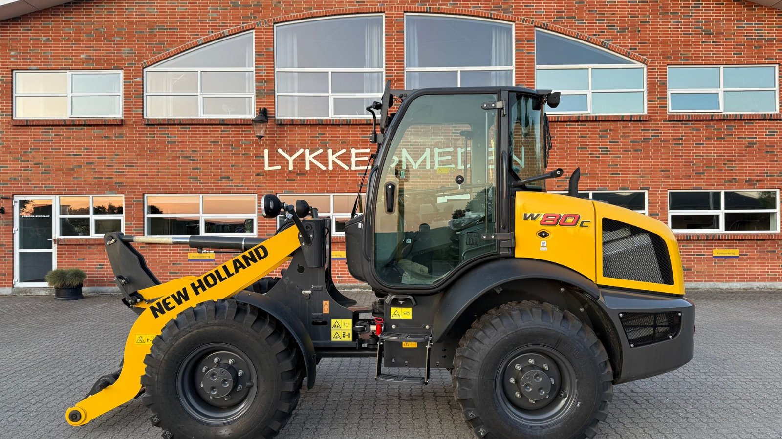 Radlader of the type New Holland W80C ZR-HS, Gebrauchtmaschine in Gjerlev J. (Picture 1)