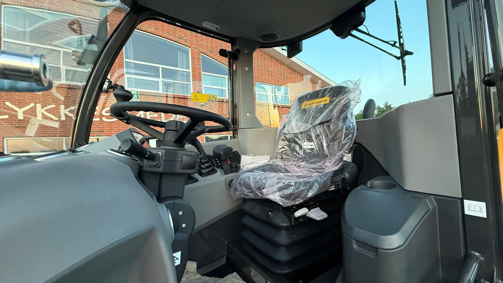 Radlader of the type New Holland W80C ZR-HS, Gebrauchtmaschine in Gjerlev J. (Picture 12)