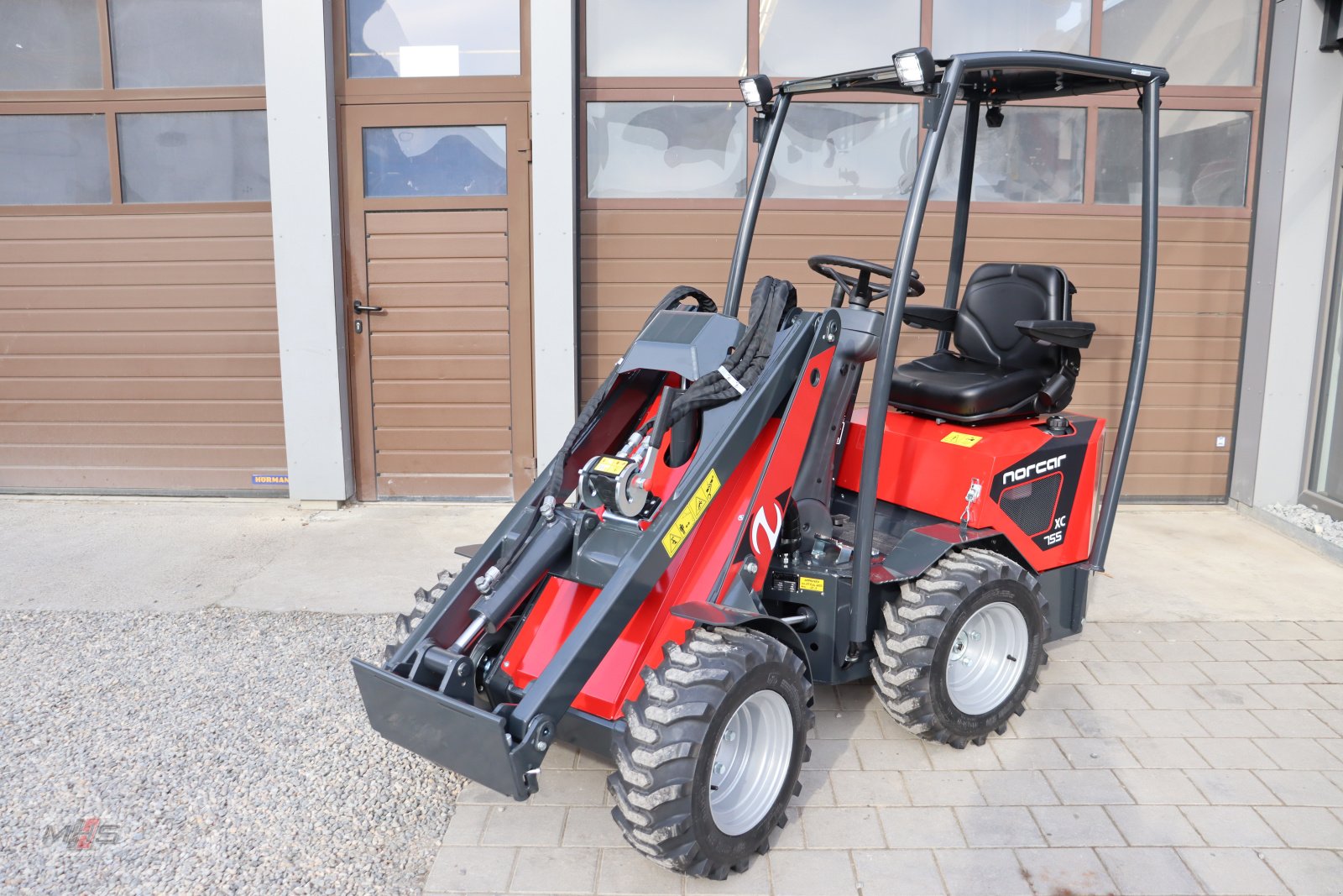 Radlader des Typs Norcar 755xc, Neumaschine in Engen-Welschingen (Bild 3)