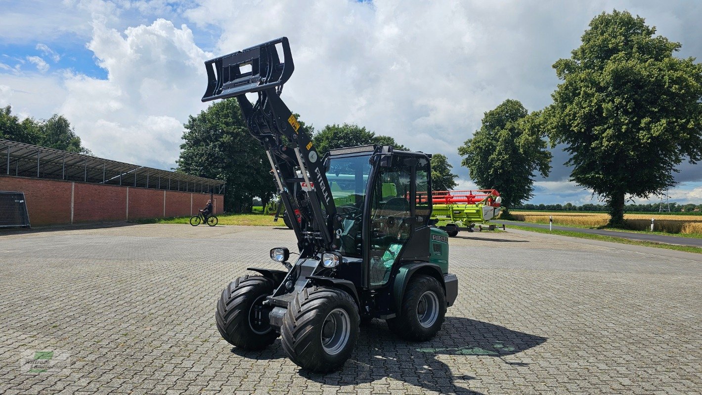 Radlader des Typs Pitbull Compact X27-45CRT, Neumaschine in Rhede / Brual (Bild 2)