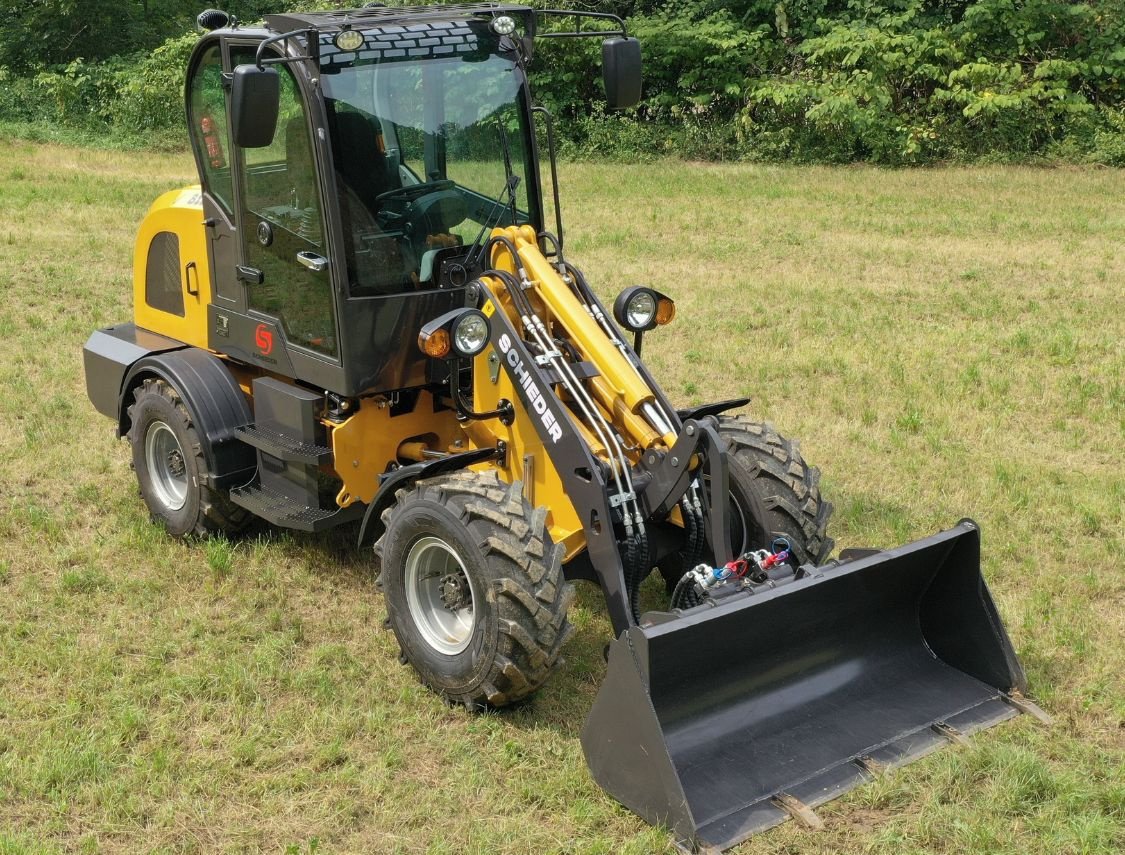 Radlader des Typs schieder Radlader/Hoflader 812 mit beheizter Komfortkabine, Neumaschine in mixnitz (Bild 3)