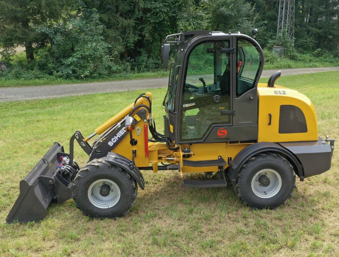 Radlader des Typs schieder Radlader/Hoflader 812 mit beheizter Komfortkabine, Neumaschine in mixnitz (Bild 4)