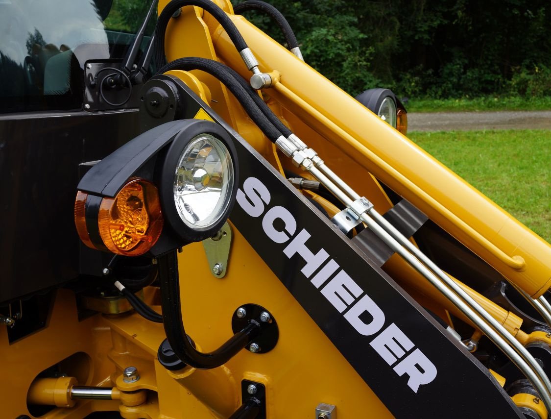 Radlader des Typs schieder Radlader/Hoflader 812 mit beheizter Komfortkabine, Neumaschine in mixnitz (Bild 7)