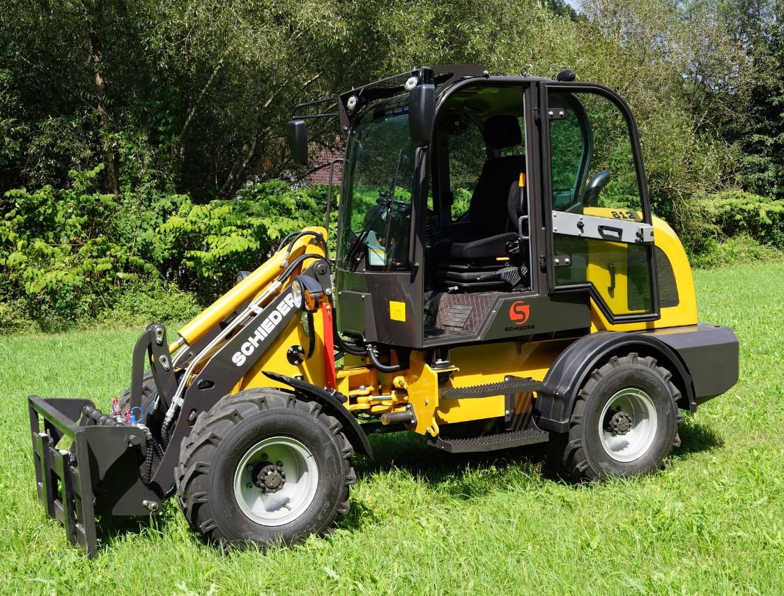 Radlader des Typs schieder Radlader/Hoflader 812 mit beheizter Komfortkabine, Neumaschine in mixnitz (Bild 10)