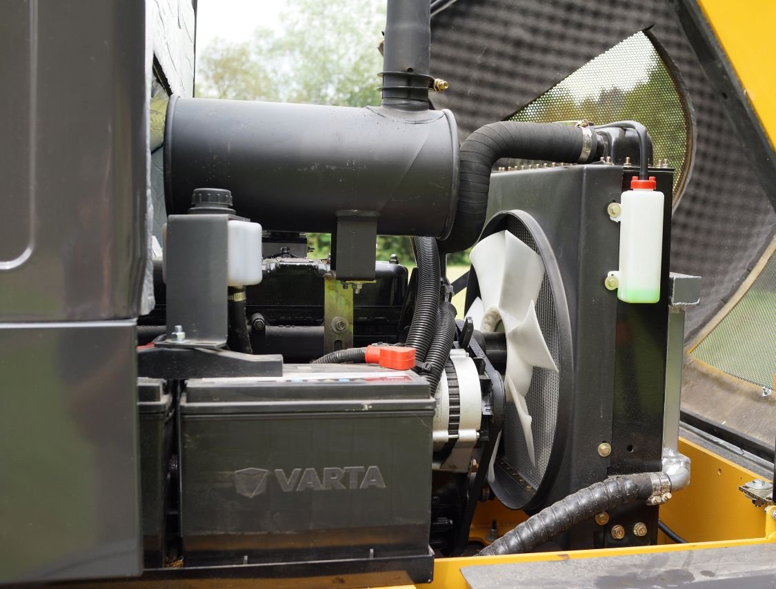 Radlader des Typs schieder Radlader/Hoflader 812 mit beheizter Komfortkabine, Neumaschine in mixnitz (Bild 12)