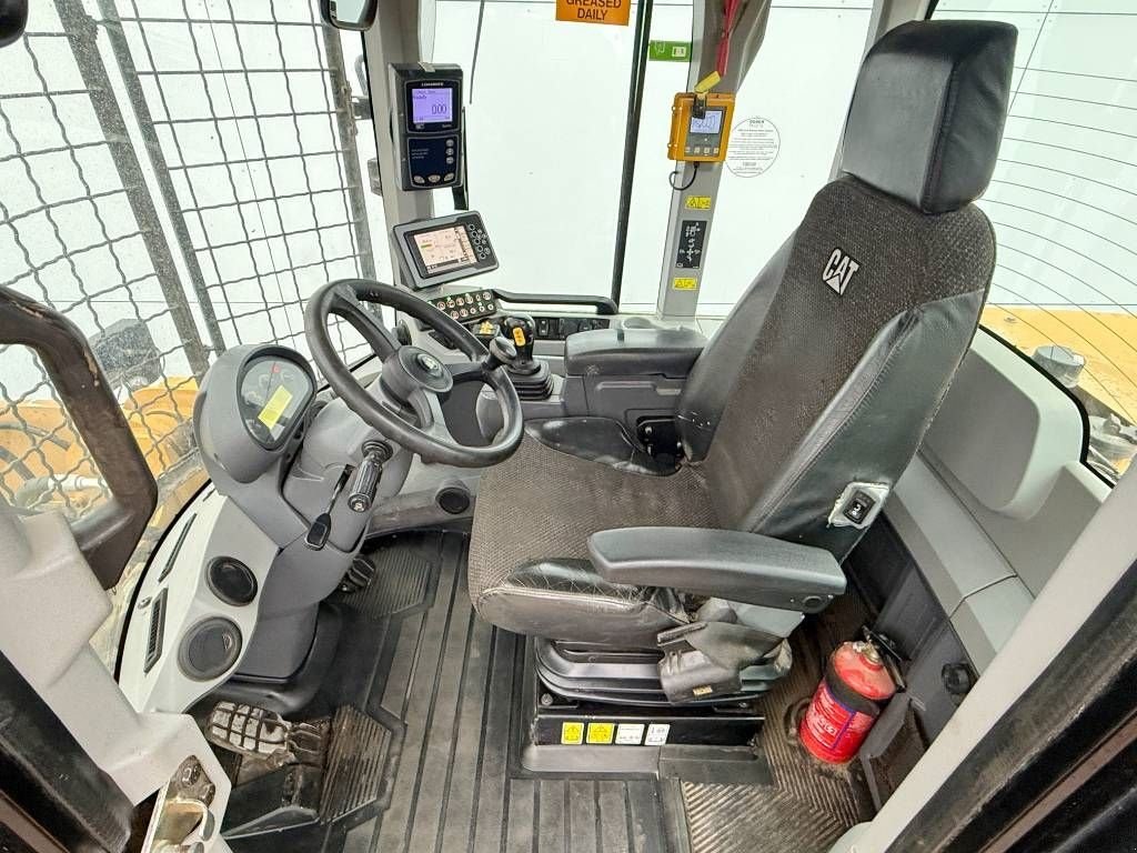 Radlader типа Sonstige Cat 930M - High-tip Bucket / Weight System, Gebrauchtmaschine в Veldhoven (Фотография 9)