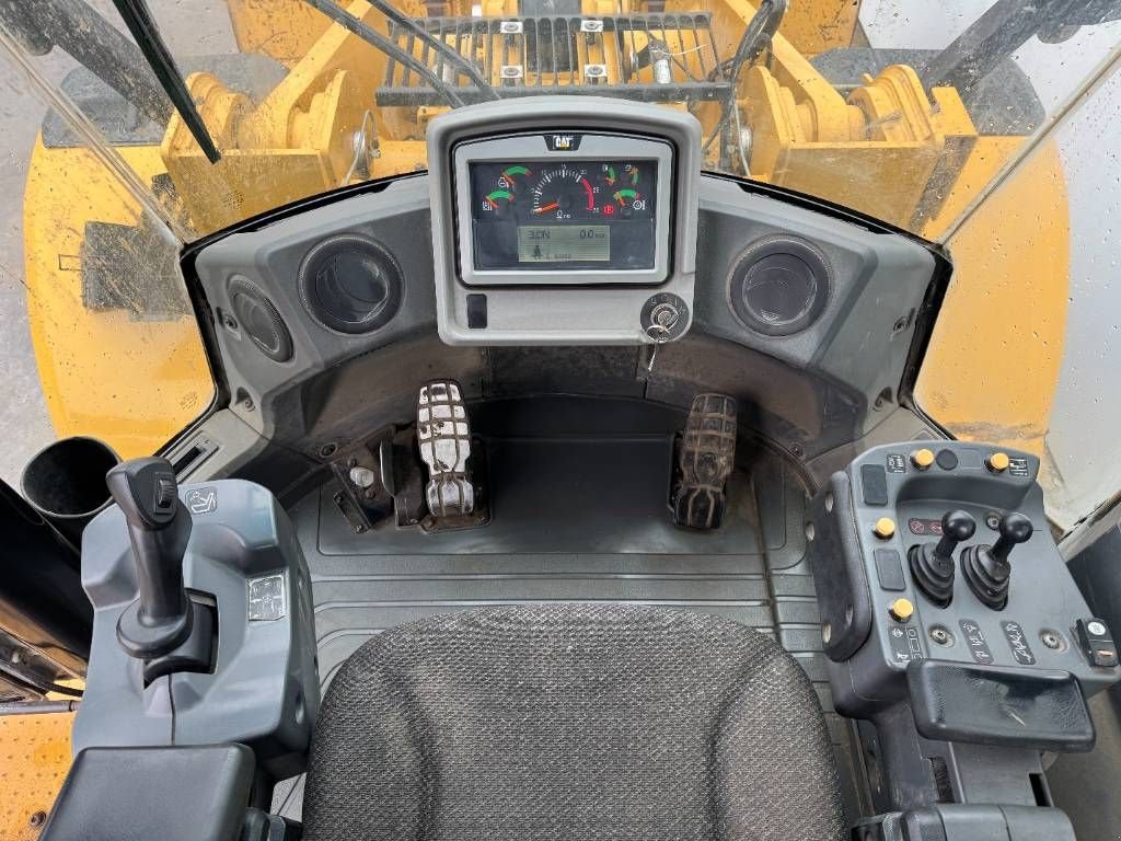 Radlader от тип Sonstige Cat 966MXE - Camera / Automatic Greasing, Gebrauchtmaschine в Veldhoven (Снимка 10)