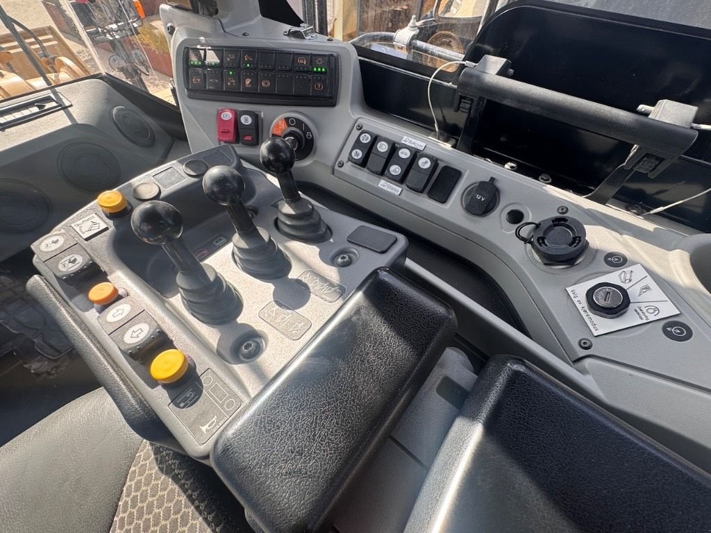 Radlader of the type Sonstige Cat 988K XE, Gebrauchtmaschine in Oud Gastel (Picture 10)