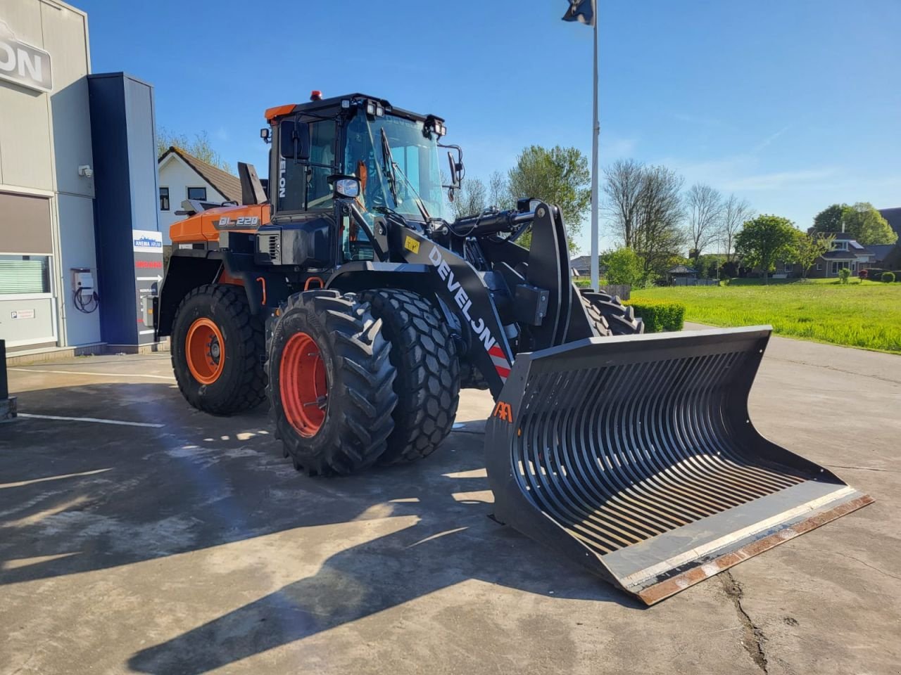 Radlader of the type Sonstige Develon DL220-7, Neumaschine in Arum (Picture 4)