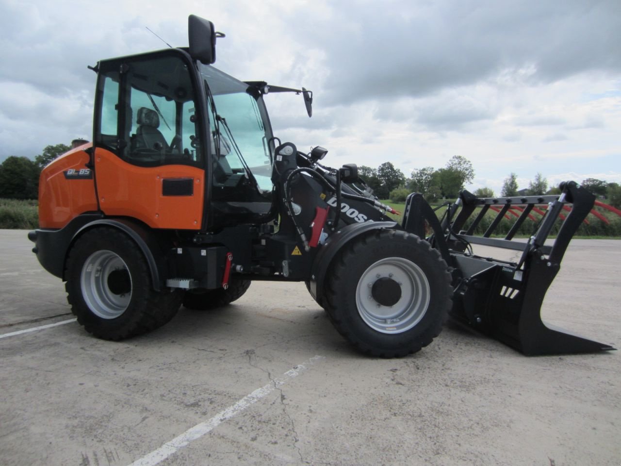 Radlader tipa Sonstige Develon DL85-7, Neumaschine u Arum (Slika 5)